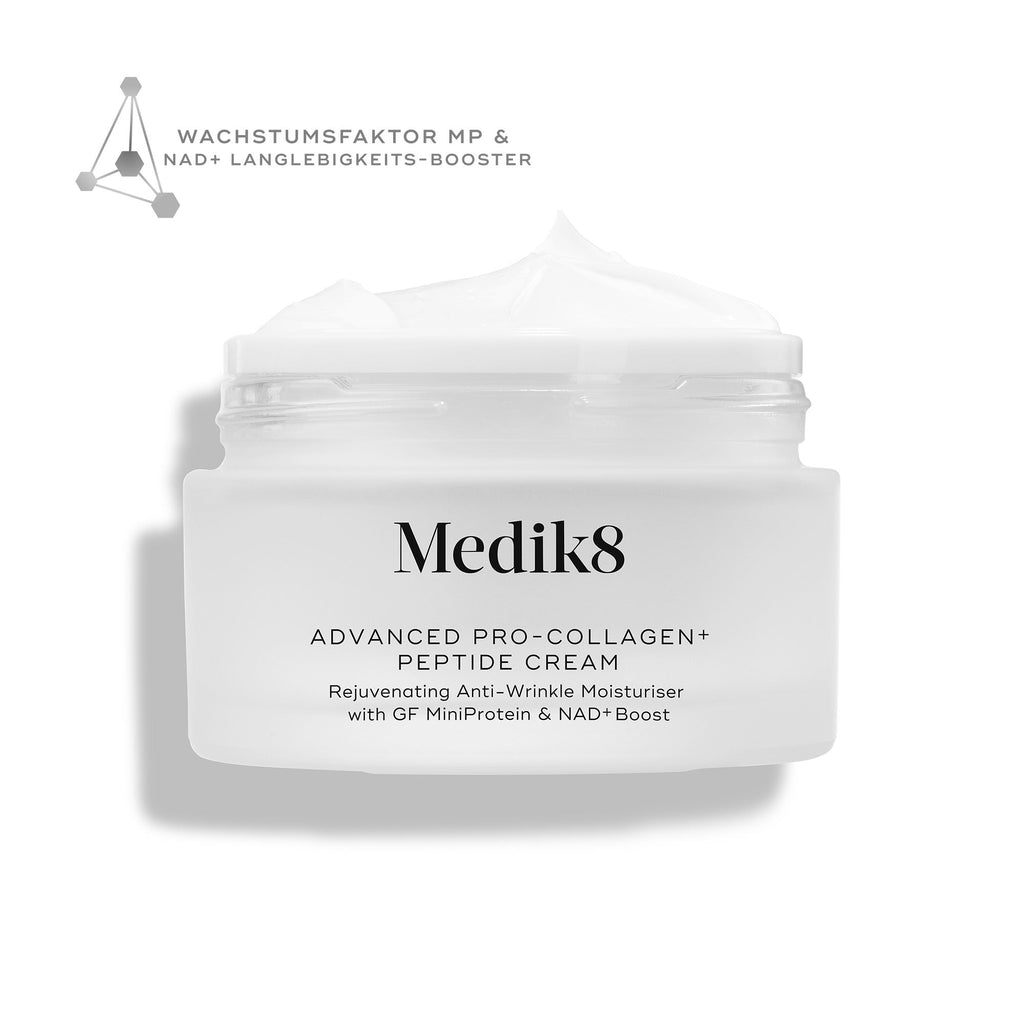 Pot van Medik8 Advanced Pro-Collagen+ Peptide Cream op een witte achtergrond